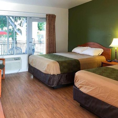Garden Inn & Suites Oakland Airport מראה חיצוני תמונה