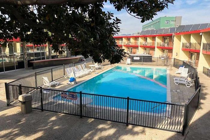 Garden Inn & Suites Oakland Airport מראה חיצוני תמונה